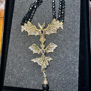 Heidi daus Batty for you necklace